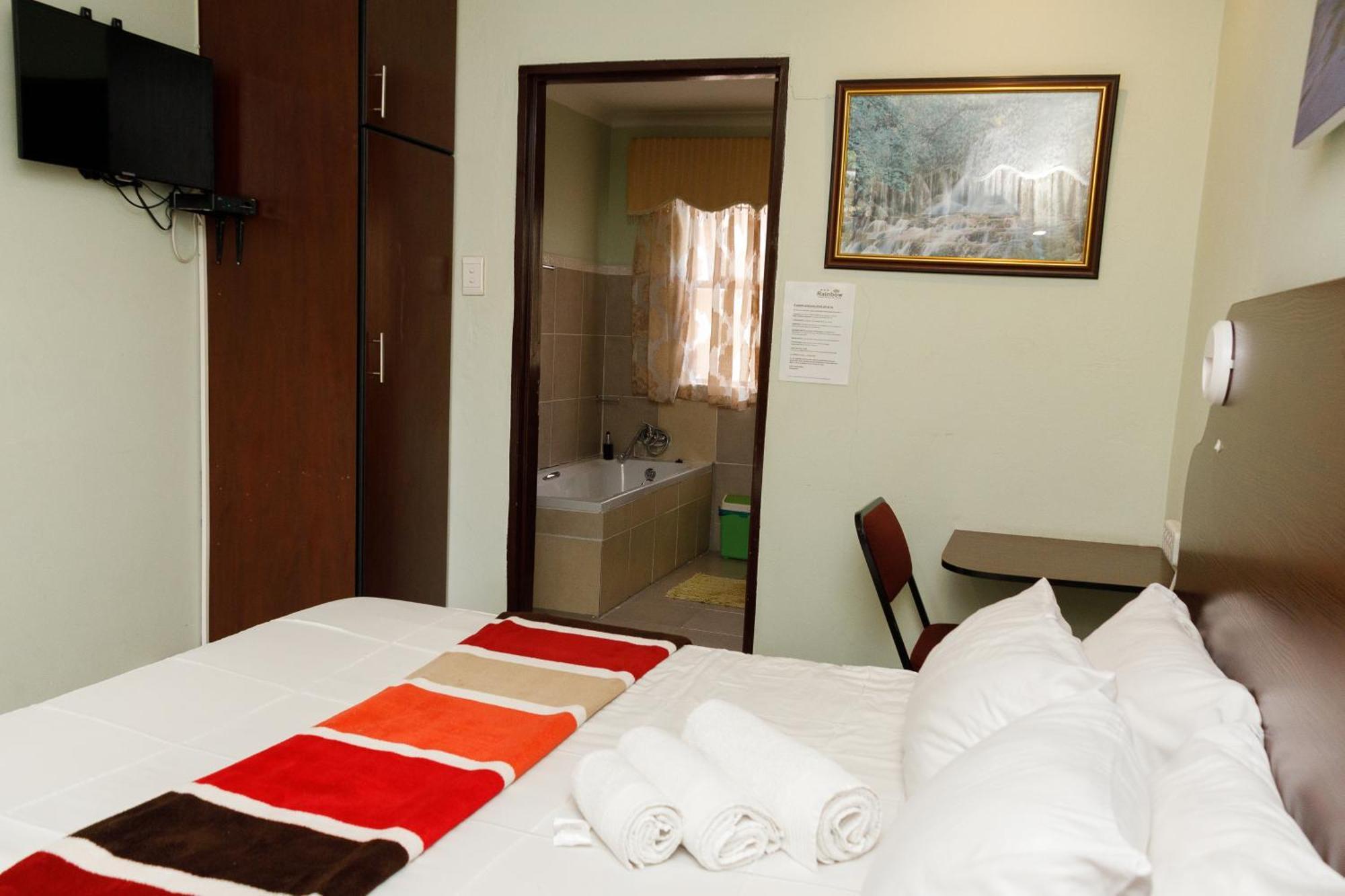 Rainbow Guest House And Tours Uitenhage Экстерьер фото