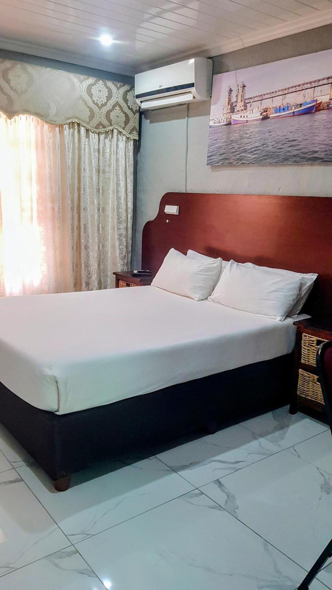 Rainbow Guest House And Tours Uitenhage Экстерьер фото