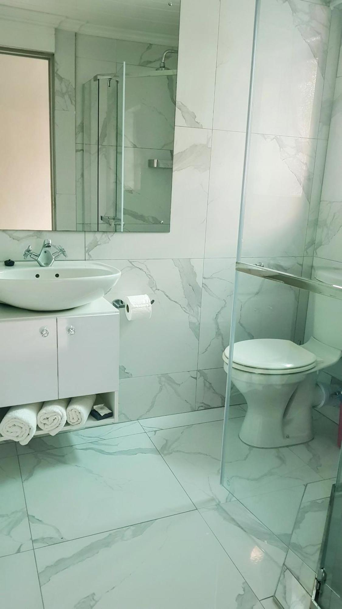 Rainbow Guest House And Tours Uitenhage Экстерьер фото
